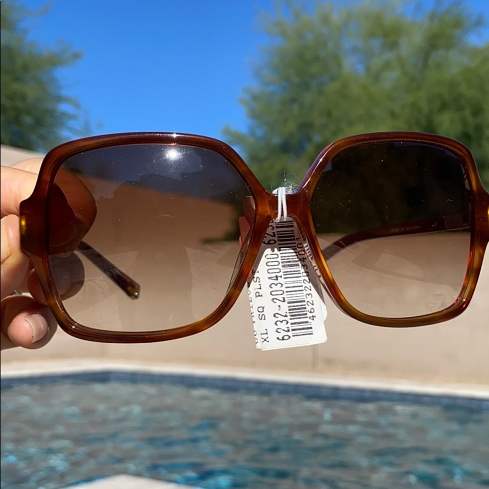 Amber TRU Trussardi GORGEOUS Sunnies